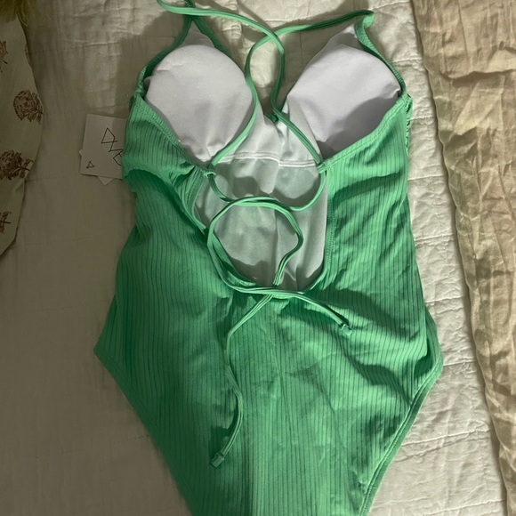 VYB brand new swimsuit - Picture 4 of 4